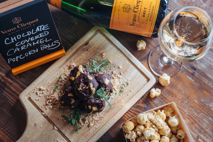 #YellowHour by Veuve Clicquot #YellowHour by Veuve Clicquot