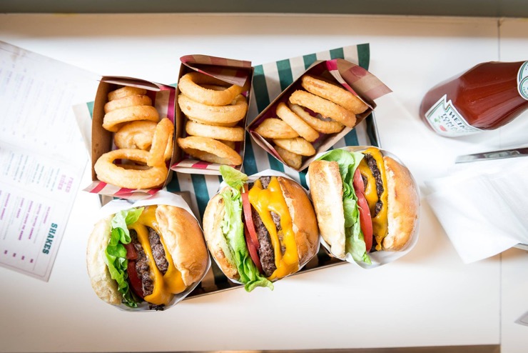 3 food delivery services, which are not Deliveroo or Foodpanda 3 food delivery services, which are not Deliveroo or Foodpanda