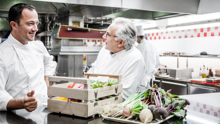 Alain Ducasse au Plaza Athénée, « naturalness » in an opulent dining room