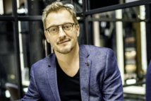 Summer hair, pro tips on maintaining healthy hair in the heat and humidity of Hong Kong Summer hair, pro tips on maintaining healthy hair in the heat and humidity of Hong Kong