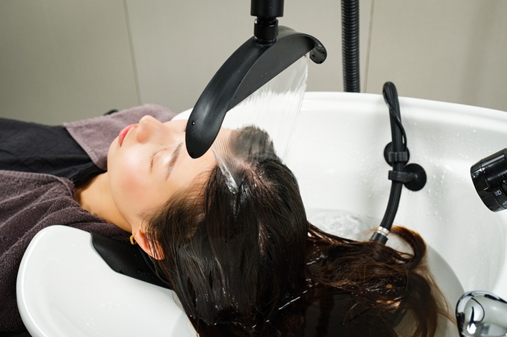 Tried and tested: trichology, the hair and scalp trend everyone’s talking about – at Svenson Tried and tested: trichology, the hair and scalp trend everyone’s talking about – at Svenson