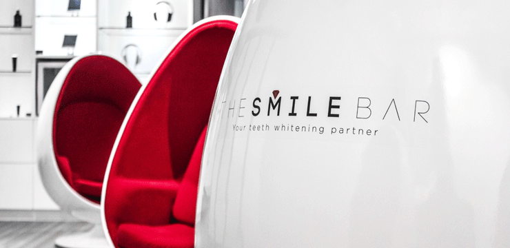 THE SMILE BAR: A brilliant smile in just a few minutes! 