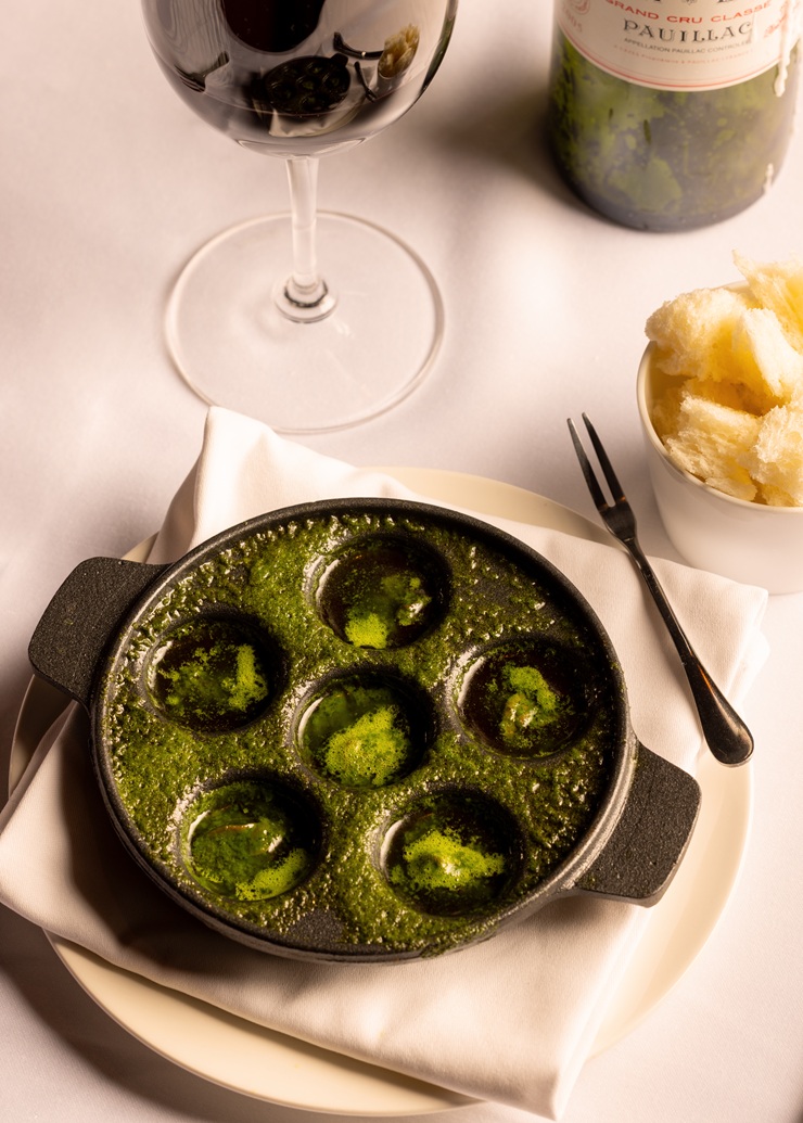 Jean-Pierre: a (festive) night in Paris – in the heart of Sheung Wan Jean-Pierre: a (festive) night in Paris – in the heart of Sheung Wan