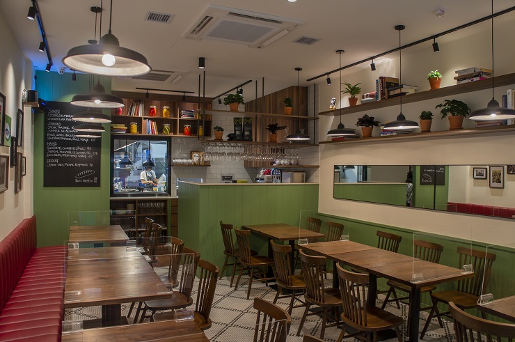 Wan Chai welcomes a new French joint and jean may is all you can expect from a bistro: welcoming, tasty and affordable
