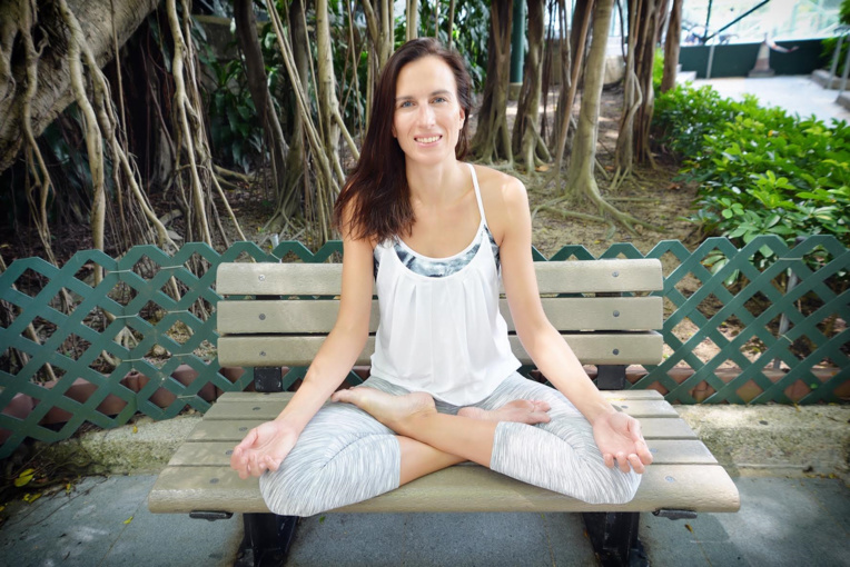 L'invitée du mois de Septembre: Sandrine, professeur de yoga et fondatrice de Blue Doors Studio à Wan Chai