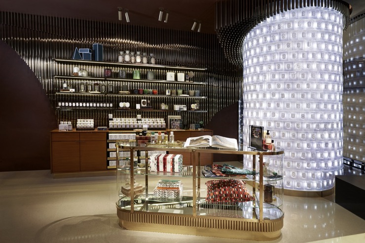 diptyque ouvre sa nouvelle boutique et collabore avec l’artiste français Nicolas Lefeuvre diptyque ouvre sa nouvelle boutique et collabore avec l’artiste français Nicolas Lefeuvre