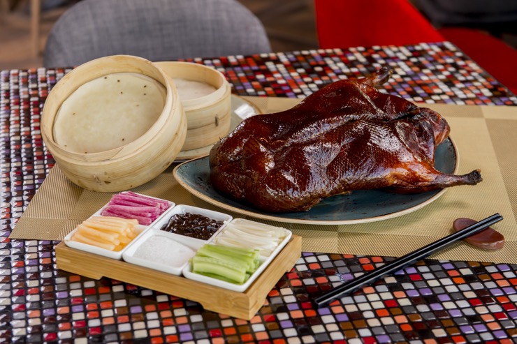 Redhouse, cuisine chinoise moderne avec vue (comme chez sa grande-sœur SHÈ) Redhouse, cuisine chinoise moderne avec vue (comme chez sa grande-sœur SHÈ)