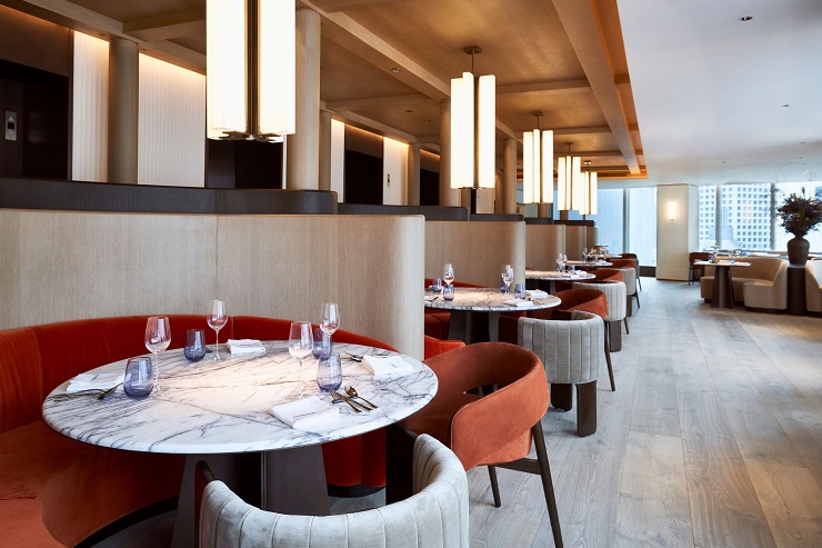 Clarence : où la gastronomie française rencontre les techniques de cuisson asiatiques. Clarence : où la gastronomie française rencontre les techniques de cuisson asiatiques.