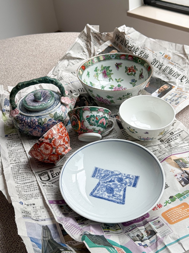 Yuet Tung China Works : le dernier atelier de porcelaine peinte à la main de Hong Kong — une visite incontournable