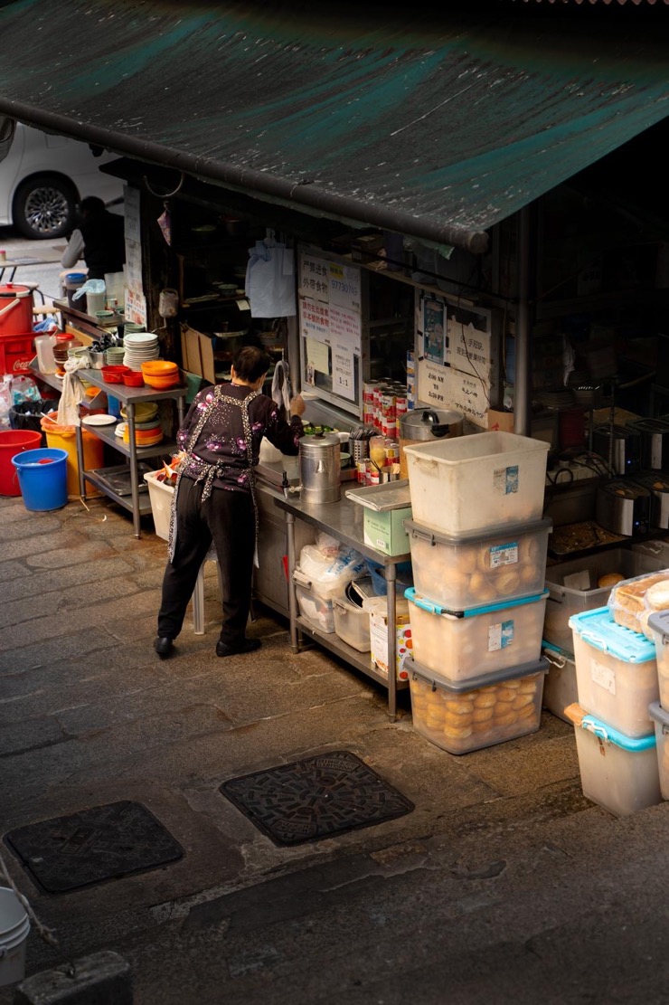 Conversation avec : Ada Deschanel — co-autrice de Hong Kong À La Carte
