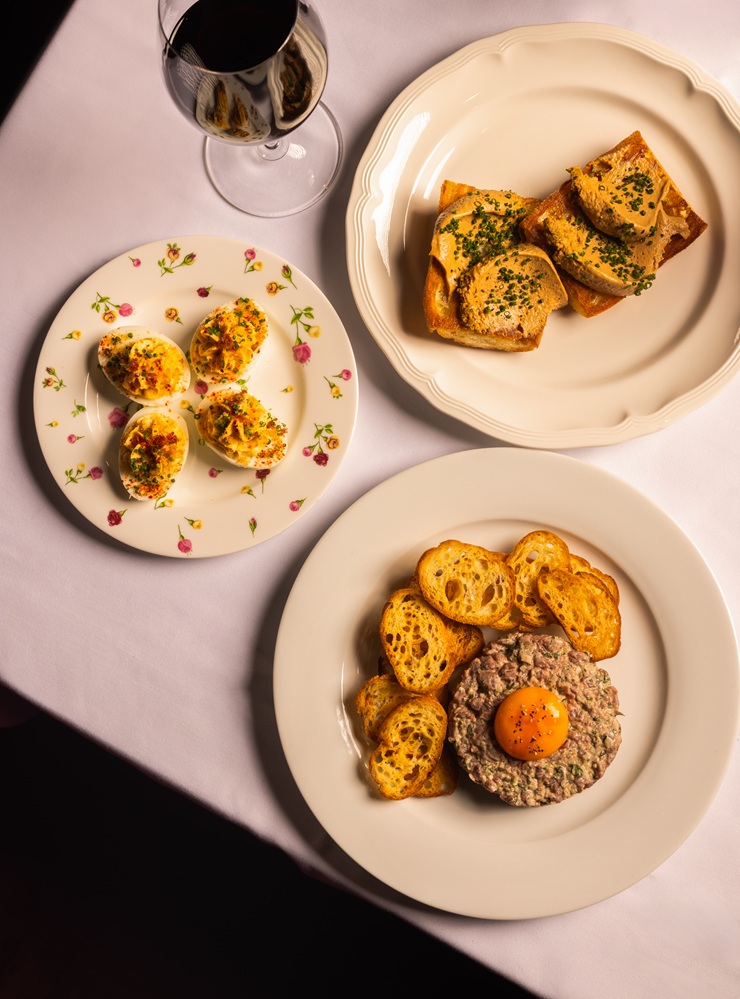 Jean-Pierre : Paris, ses bistrots et son sens de la fête en plein cœur de Sheung Wan