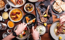 Artemis & Apollo, une taverne Grecque en plein cœur de Wan Chai Artemis & Apollo, une taverne Grecque en plein cœur de Wan Chai